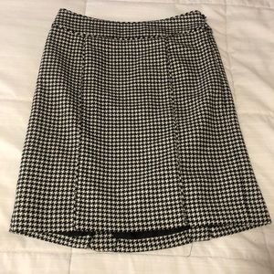 Banana Republic Houndstooth Pencil Skirt